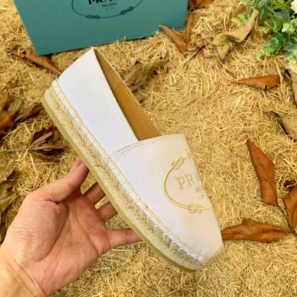 PRADA 26S ESPADRILLE FLATS IN WHITE CANVAS EMBROIDERED LOGO