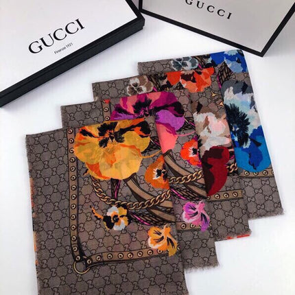 GUCCI 25S SCARF 140 IN CASHMERE 740371