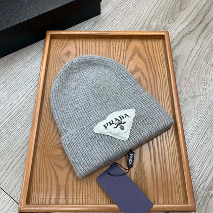 BEANIE HAT IN PALE GRAY WOOL 431360