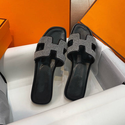 0ran Sandal Caviar Black Leather