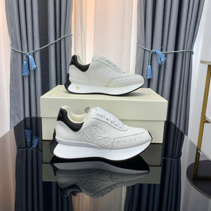 SPRINT RUNNER LOW-TOP IN WHITE CALFSKIN EMBOSSED LOGO
