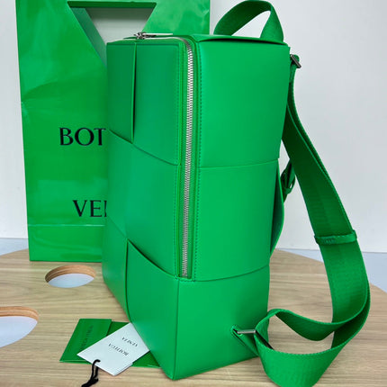 WOVEN BACKPACK 34 IN EMERALD GREEN LAMBSKIN