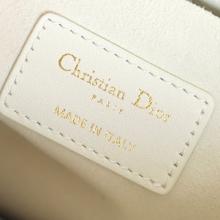 MEDIUM TOTE BOOK 26 BAG IN WHITE CALFSKIN