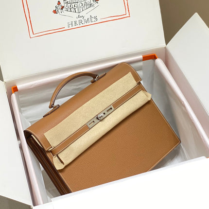 KELLY DEPECHES 34 BRIEFCASE IN GOLD TOGO CALFSKIN SILVER HARDWARE