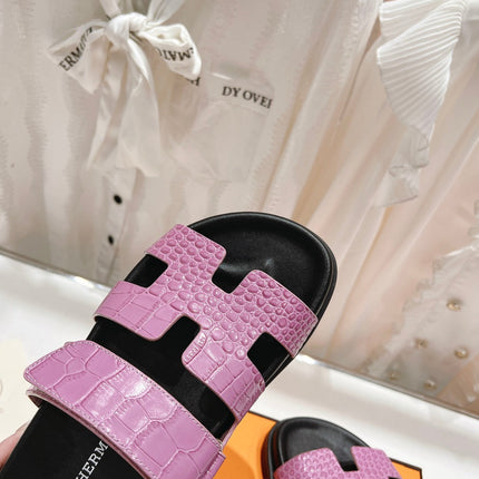 CHYPRE SANDAL BLACK AND LAVENDER LAMBSKIN