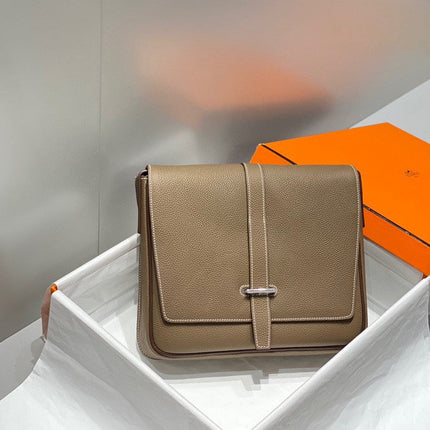 STEVE LIGHT JUNIOR MESSENGER BAG 27 IN ALEZAN TOGO CALFSKIN