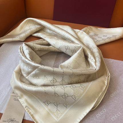 GUCCI 25S SCARF 90 IN SILK 697667