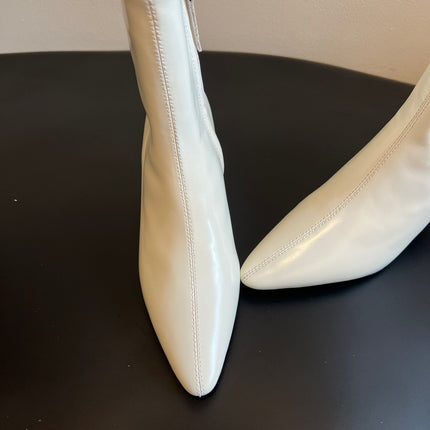 BOTTEGA VENETA 26S POINTED-TOE BOOTS 50 MM IN CREAM WHITE CALFSKIN
