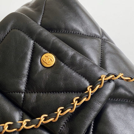 CHANEL 38 SHOULDER BAG WITH FRONT POCKET IN BLACK QUILTED CALFSKIN LEATHER