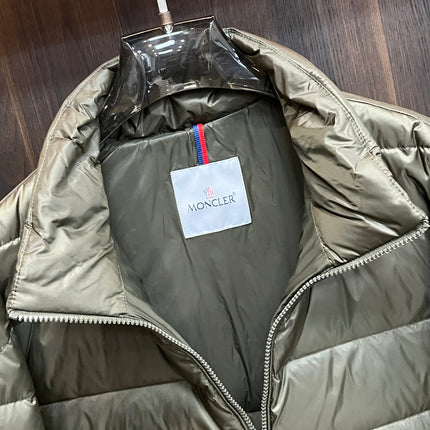 MONCLER BLACK PUFFER JACKET STYLE 2425