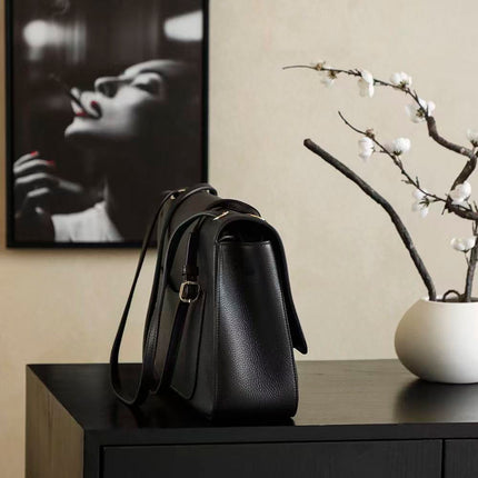 CHANEL MAXI FLAP BAG 33 IN BLACK GRAINED CALFSKIN