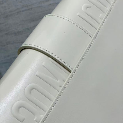 DIOR MONTAIGNE 24 IN WHITE CALFSKIN 001