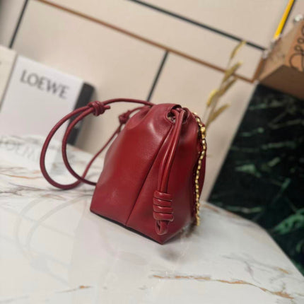 LOE MEDIUM 30 FLAMENCO PURSE BUCKET IN RED LAMBSKIN