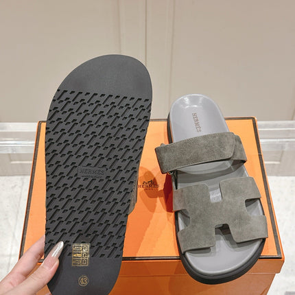 HERMES 26S CHYPRE SANDAL IN DARK GREY SUEDE
