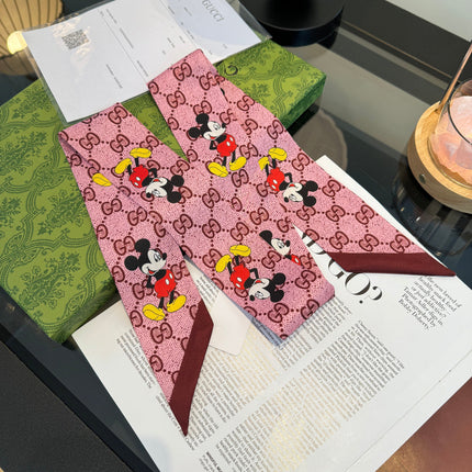 GUCCI 26S SCARF 90 IN SILK 225238