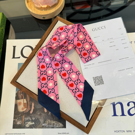 GUCCI 26S SCARF 120 IN SILK 290493