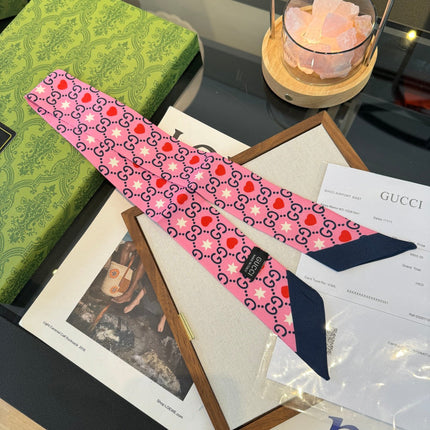 GUCCI 26S SCARF 120 IN SILK 290493
