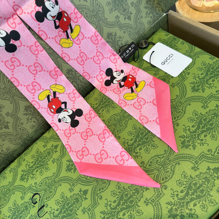 GUCCI 26S SCARF 120 IN SILK 295435