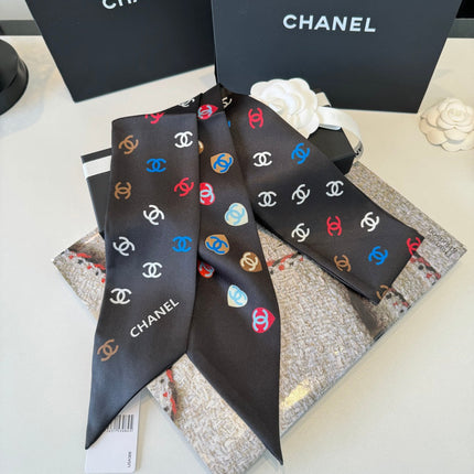 CHANEL 26S TWILLY SCARF 120 IN SILK 351040