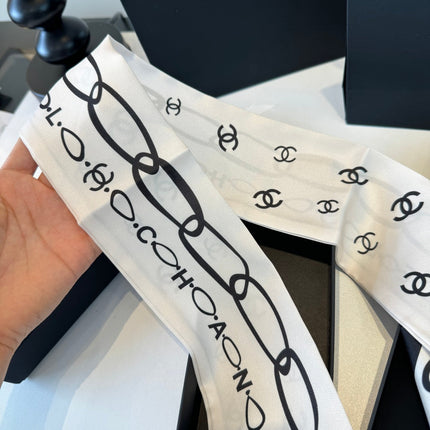 CHANEL 26S TWILLY SCARF 120 IN SILK 395882
