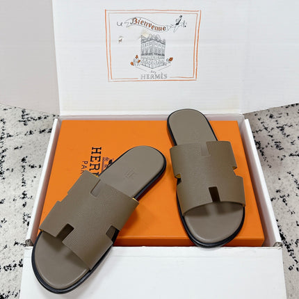 HM 26S IZMIR SANDAL IN ETOUPE LAMBSKIN