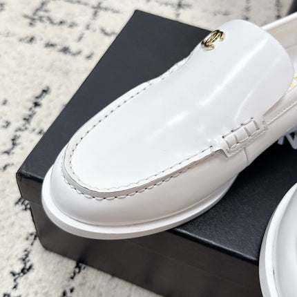 CHANEL 26S LOAFERS IN WHITE SMOOTH CALFSKIN WITH CC LOGO
