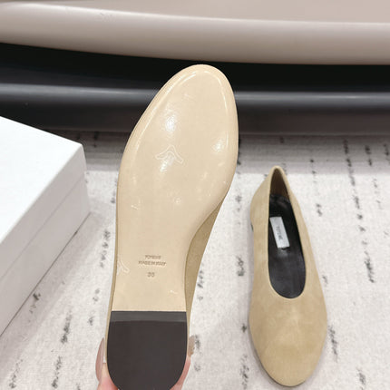 THE ROW 26S BALLET FLATS IN BEIGE SUEDE