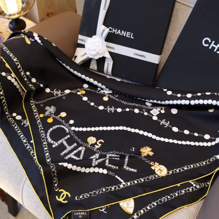 CHANEL 26S SCARF 90 IN SILK 311797