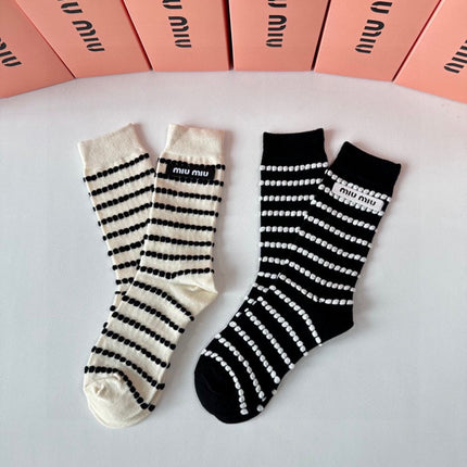 MIUMIU 26S CREW SOCKS 417719 (1 BOX)