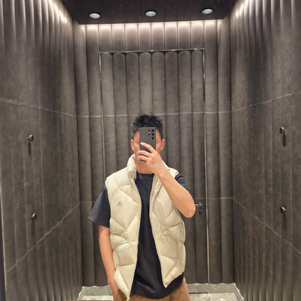 MONCLER 25S SLEEVELESS JACKET 462