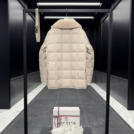 MONCLER 26S DOWN JACKET 784