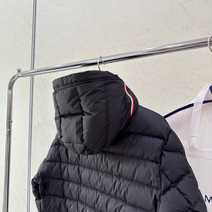 MONCLER 26S DOWN JACKET 761