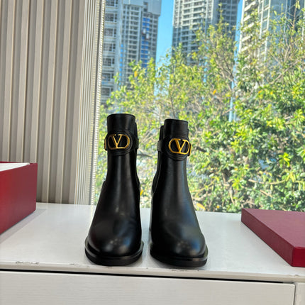 VALENTINO 25S SIGNATURE LOGO BOOTS 60 MM IN BLACK CALFSKIN WITH GOLD HARDWARE