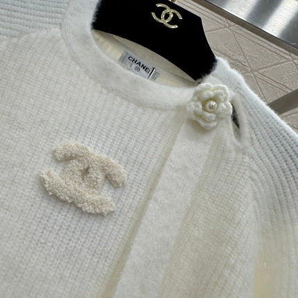 CHANEL 26S CREW NECK PULLOVER SWEATER 732