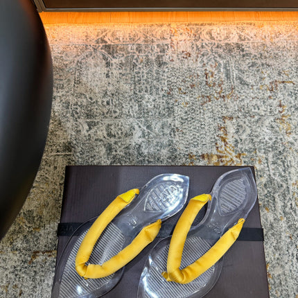 ALAIA 26S THONG SANDALS IN YELLOW SATIN AND TRANSPARENT PVC