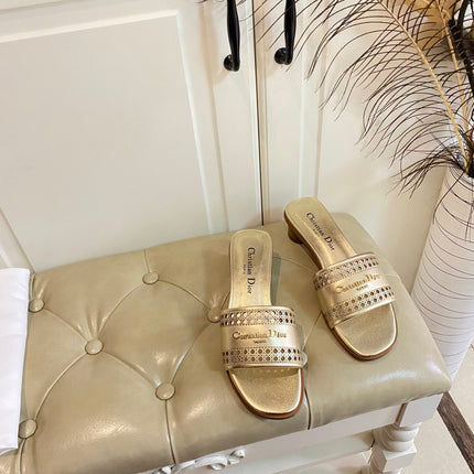 DWAY HEELED SLIDE IN GOLD CALFSKIN WITH GOLD LOGO