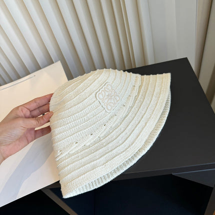 LOEWE 26S CROCHET BUCKET HAT STYLE 065