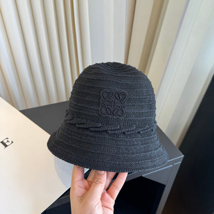 LOEWE 26S CROCHET BUCKET HAT STYLE 064