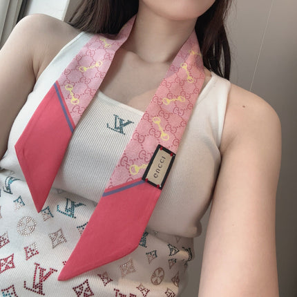 GUCCI 26S SCARF 90 IN SILK 305869