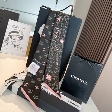CHANEL 26S TWILLY SCARF 120 IN SILK 425834