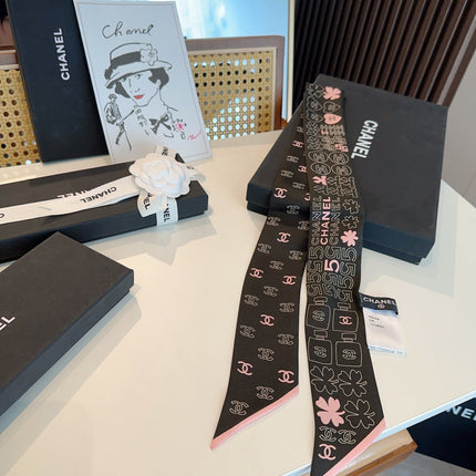 CHANEL 26S TWILLY SCARF 120 IN SILK 425834