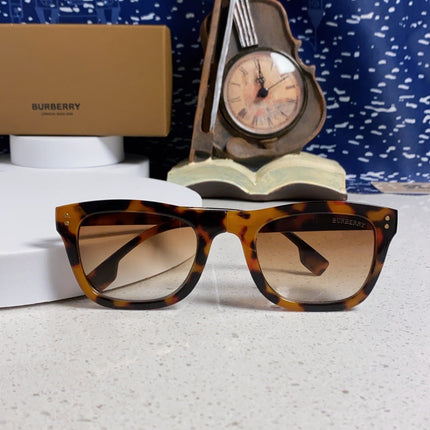 BURBERRY 26S SQUARE FRAME IN ACETATE 406617