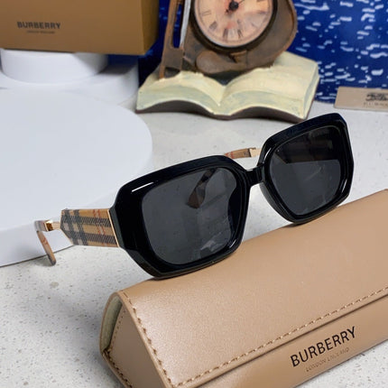 BURBERRY 26S SQUARE GEOMETRIC FRAME IN ACETATE 402988
