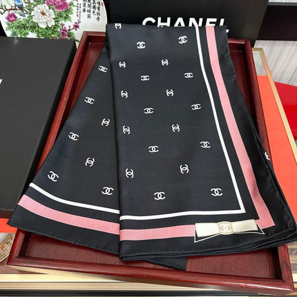 CHANEL 26S SCARF 90 IN SILK 509526