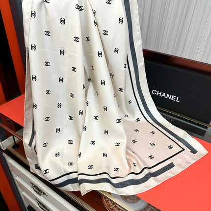 CHANEL 26S SCARF 90 IN SILK 509527