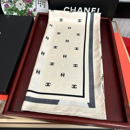 CHANEL 26S SCARF 90 IN SILK 509527