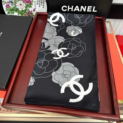 CHANEL 26S SCARF 90 IN SILK 509543
