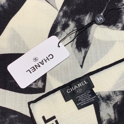 CHANEL 26S SCARF 140 IN SILK 311981