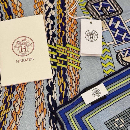 HERMES 26S PATTERNED SCARF 135 IN SILK AND CASHMERE 502438