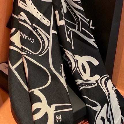 CHANEL 26S SCARF 140 IN SILK AND CASHMERE 509444